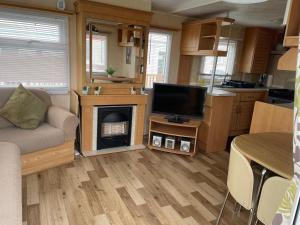 Golden Sands 6 Berth Beach front Ingoldmells beds made up for arrival WIFI