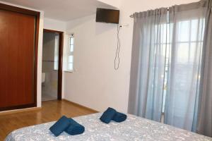 Charming house with fireplace in Grândola, 142 m², Internet included