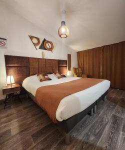Hotels Cit'Hotel Le Cheval Blanc Cognac Centre : photos des chambres