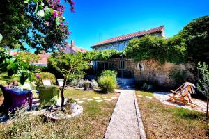 Villa Franca - with private garden, near beach