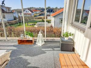 6 person holiday home in LYSEKIL-By Traum