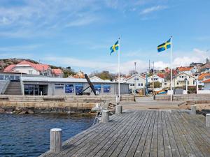 6 person holiday home in LYSEKIL-By Traum