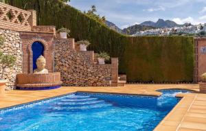 Villa Viewpoint: private pool sleeps 6 views