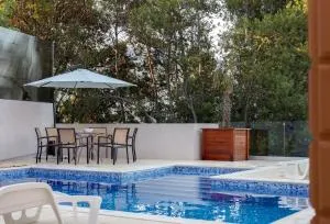 Cosy Villa for a family - Đenovići