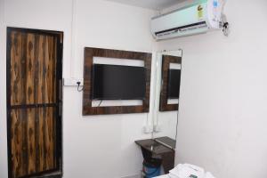 Airport Cabin Stay Mumbai Near T2