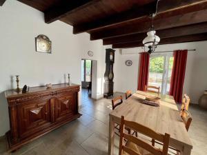 Villas MAS DE LA BOURIDE : photos des chambres