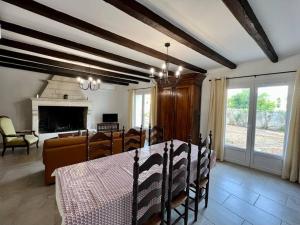 Villas MAS DE LA BOURIDE : photos des chambres