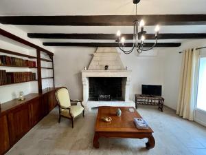 Villas MAS DE LA BOURIDE : photos des chambres