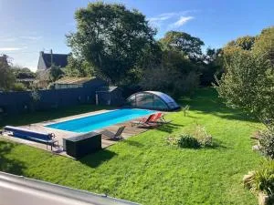 Le gîte Marie-Galante : Belle maison d'hôtes avec accès piscine en été - Plougonven