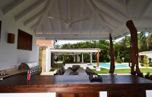 Seaside villa with housekeeping staff - Las Terrenas