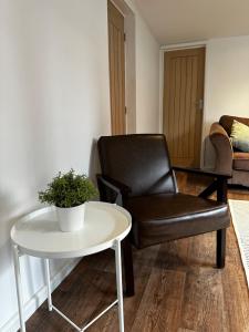 Entire Apartment super king bed close to Town Centre