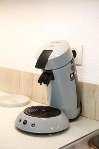 MARCO POLO - studio neuf avec parking & piscines