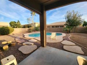 Cozy Latitude home with pool