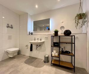 PISO SUPERIOR - Exklusives Apartment an der Promenade mit Rheinsicht & Loggia