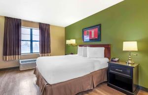 Queen Studio - Non-Smoking room in Extended Stay America Suites - Minneapolis - Woodbury