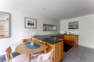 Cosy Unit With a Sea View