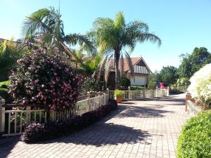 Tranquil Garden Hideaway