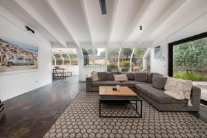 Lola on Lever Blairgowrie