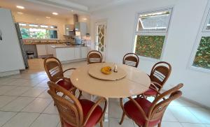 Casa com Piscina - Praia do Pernambuco