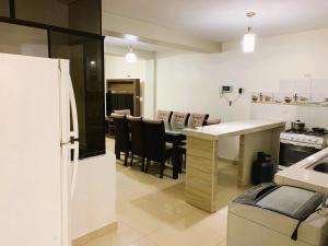 DEPARTAMENTO con COCHERA en Chimbote