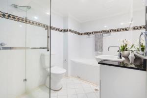 Walking Distance to Darling Harbour