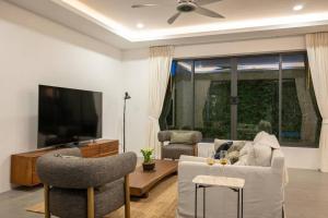 Modern 3 Bedroom Villa! KBR16