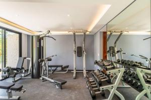 Central Park Lagunas - Luxury Modern Condo with Kitchen