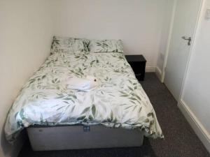 Ensuite double-bed (R4) close to Burnley city centre
