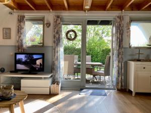 Urlaubsruhe 6 Pers Holiday home w terrace close to National Park Lauwersmeer