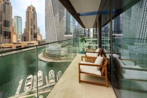 Panoramic canal views from brand new 3BD apartment