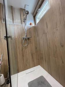 Appartements GRENOBLE SUD VARCES Suite privatisee au pied des Montagnes : photos des chambres