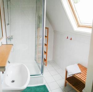 Leonie 6 pers holiday home with a large garden close to the Lauwersmeer