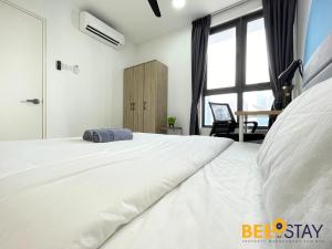 Balcony KLCC View Kampung Baru Luxurious