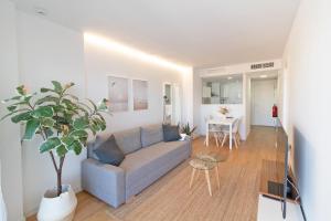 Global Properties, Moderno apartamento con piscina y terraza en la playa de Canet