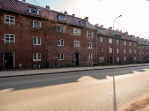 Platinium Red Brick Apartment - Bema