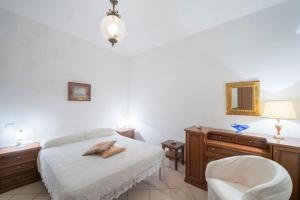 Elegant house overlooking the sea, easy park, wifi