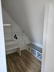 Loft- Privatzimmer 30qm im Dachgeschoss mit eigenem Bad