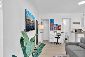 Hollywood Blvd Near The Beach "hotel Like Suite"