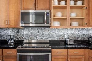 Mission Bay 2BR w Gym WD nr Caltrain Muni SFO-826