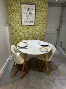 Garden Mews - 2 double bedrooms - Harrogate Holiday Apartments