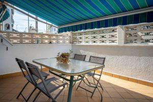 AT052 Planta baja con piscina, tan solo 600m de la playa