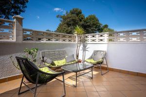 AT052 Planta baja con piscina, tan solo 600m de la playa