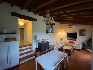 Casa Galatea con jardín junto al pueblo