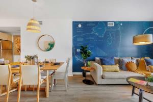 Infinite Views, Amazing Pool, Gym, Near Beach