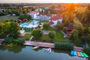 Aranyszarvas Panzió****, Étterem és Grillterasz - Öcsöd