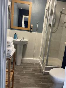 The Crown Inn - By Whitney Inns