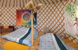 Yourte atypique à Chabons, vue sur les montagnes