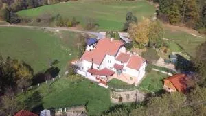 SOSTANJ VELENJE RAVNE SOBE ROOMS Vrtacnik d o o - Šoštanj