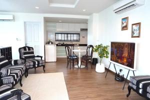 Beachfront 70 sqm Premier Sea View and Pool View Family Room FREE DISNEY PLUS