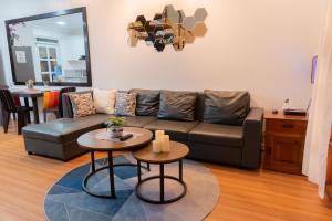 Strata Homestay- Luxurious 2- Storey Townhouse